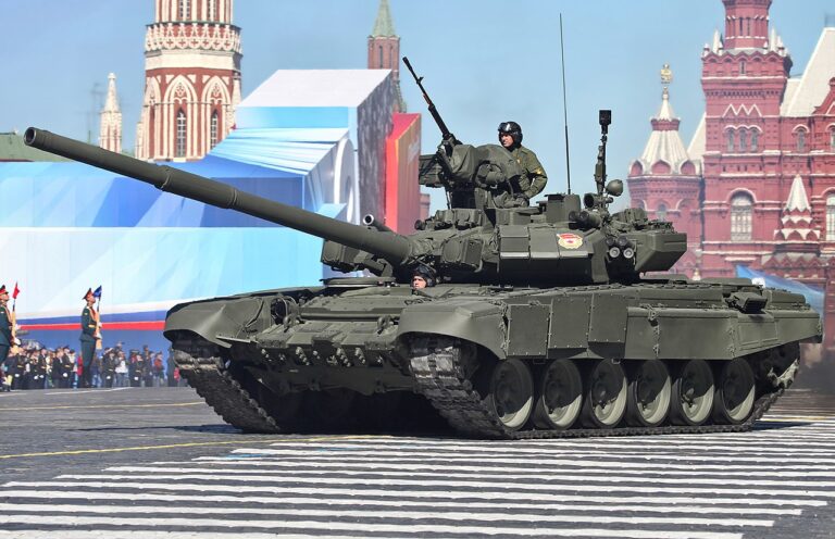 Corazzati russi_ Un T90 a Mosca, durante la parata della vittoria del 2013_Parabellumhistory