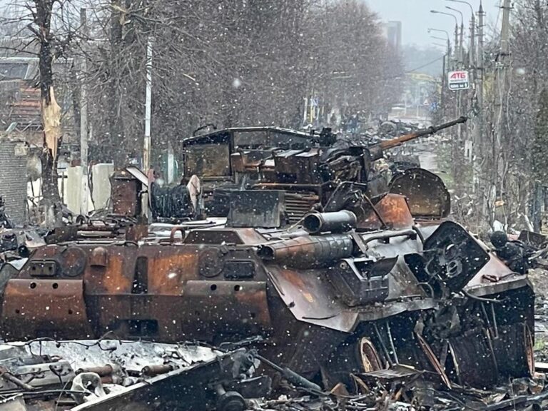 Ucraina_Un carro armato nelle regione di Kiev nella primavera del 2022_Parabellumhistory