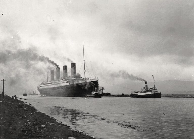 Titanic_Il Titanic mentre lascia Belfast il 2 aprile 1912_Parabellumhistory